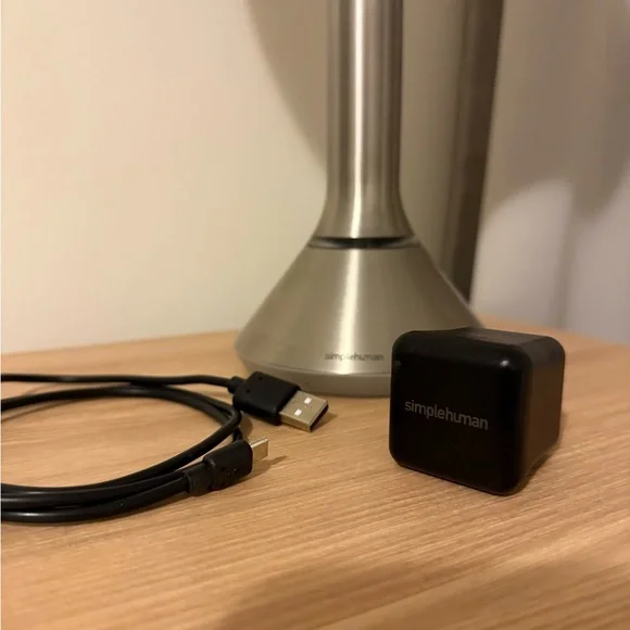 8” Simplehuman Sensor LED Vanity Mirror Round - Picture 5 of 8